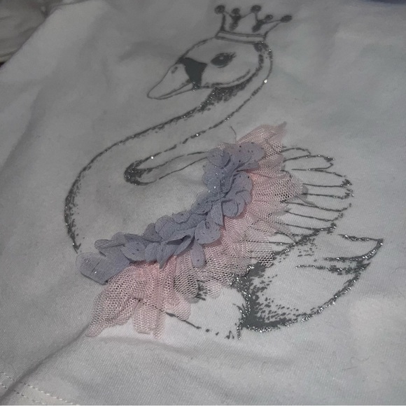 3/$25 🍄 Dylan & Abby Baby Girl Swan Princess Ruffled Shirt Size 0-3 Months - Picture 7 of 11